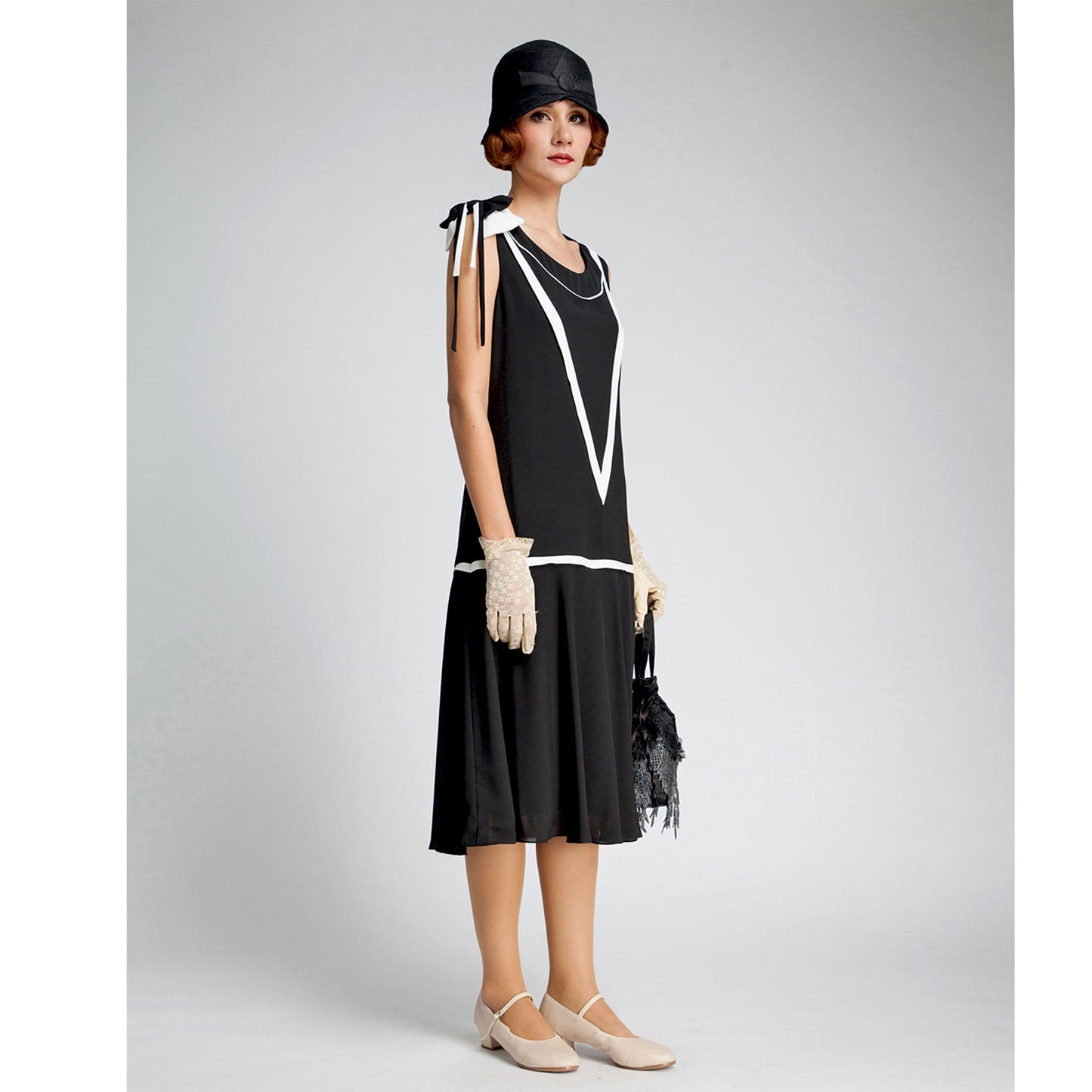 1920s dress made of black chiffon with off-white details