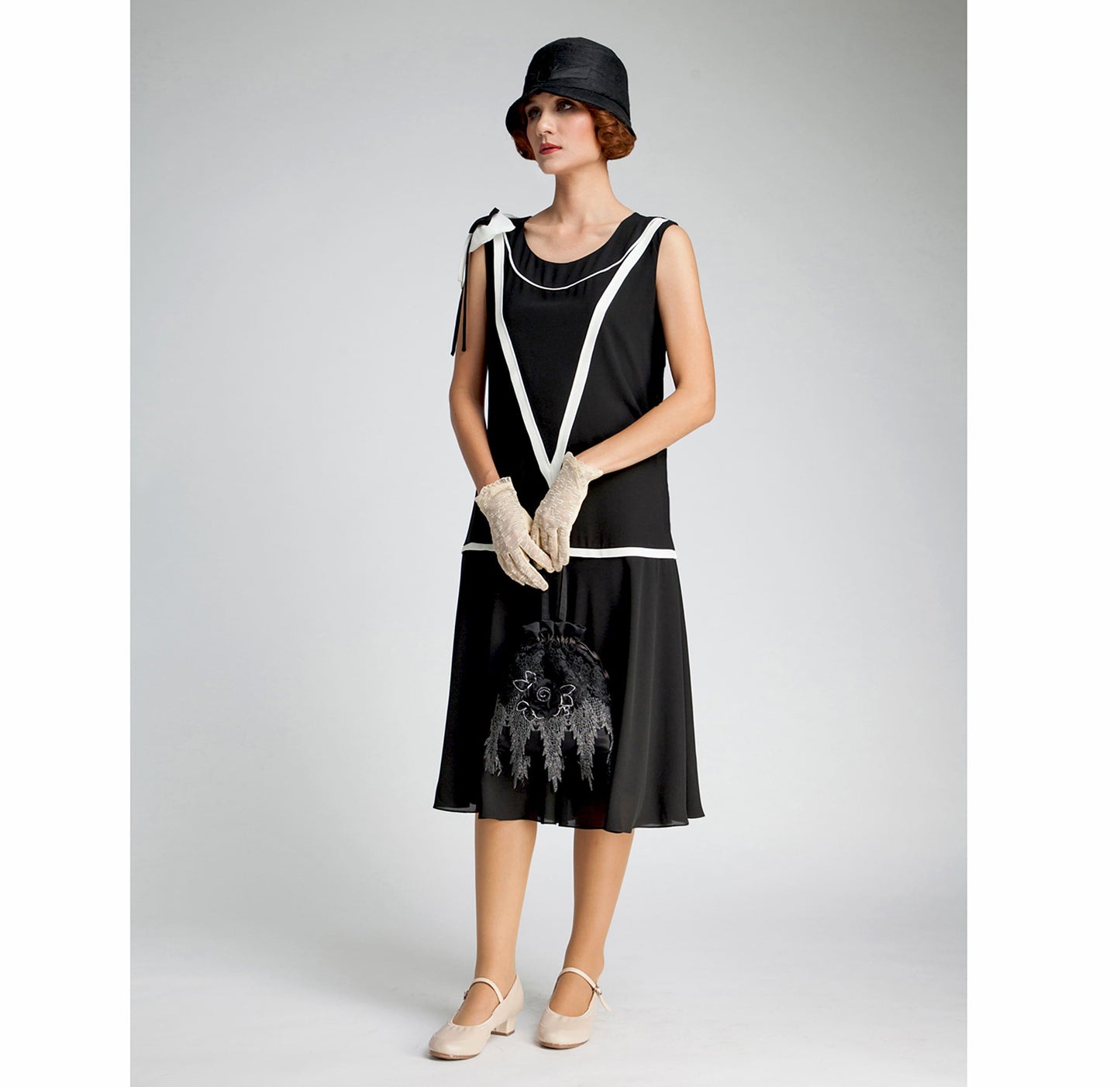 1920s dress made of black chiffon with off-white details