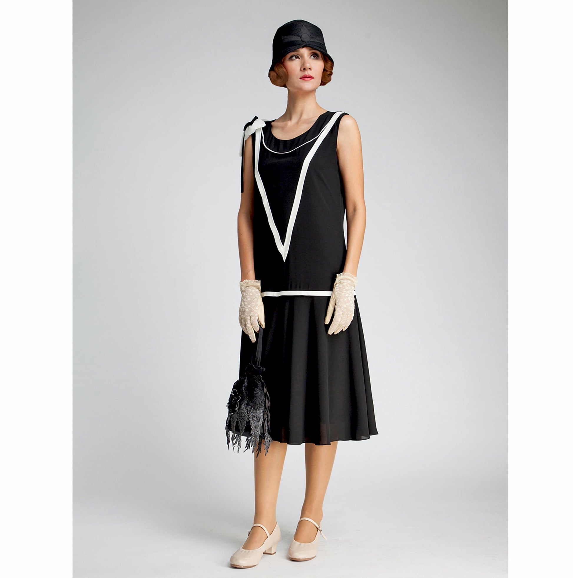1920s dress made of black chiffon with off-white details - a vintage-inspired Roaring Twenties dress