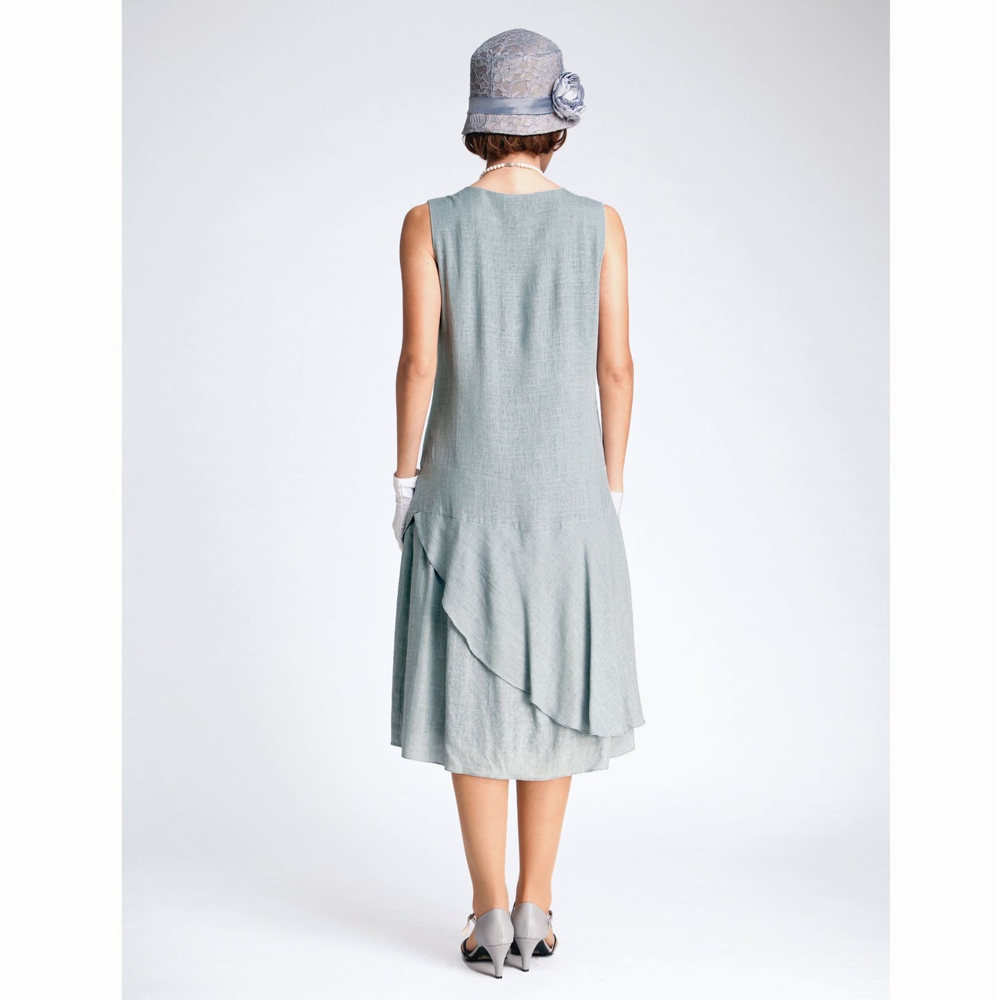 1920s day dress made of 100% linen fabric in light slate. The robe années 20, or Great Gatsby dress, is a nice 1920s tea dress