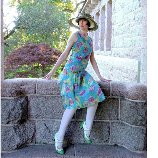 a vintage-inspired Roaring Twenties dress - a vintage-inspired Roaring Twenties dress