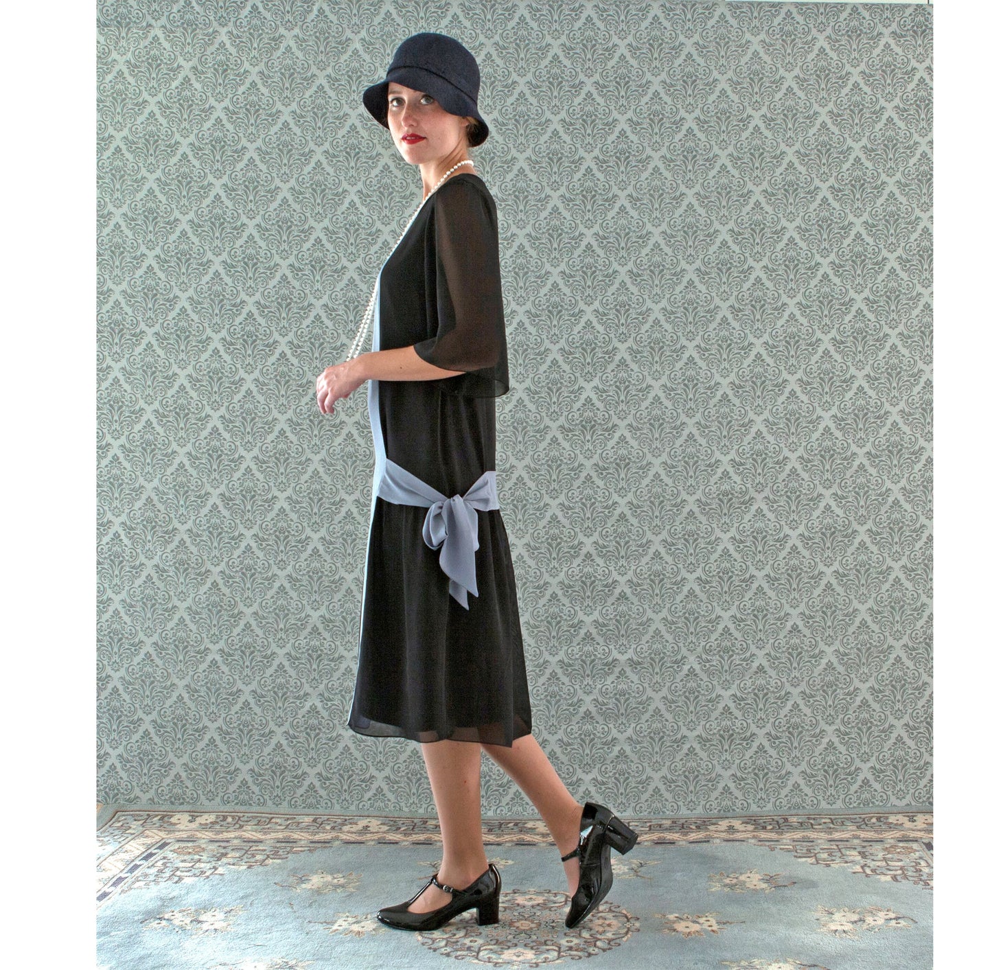 1920s dress made with a combination of black and grey chiffon. Can be worn as a Great Gatsby dress, flapper dress or Jazz Age lawn party dress.