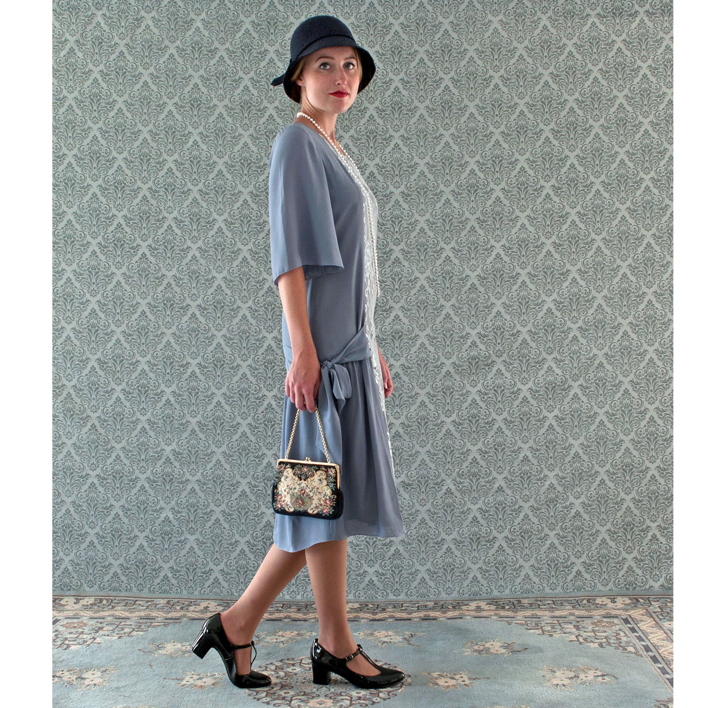 1920s dress in a combination of grey chiffon and silver grey lace. The flapper can be worn as Great Gatsby dress or Downton Abbey dress.