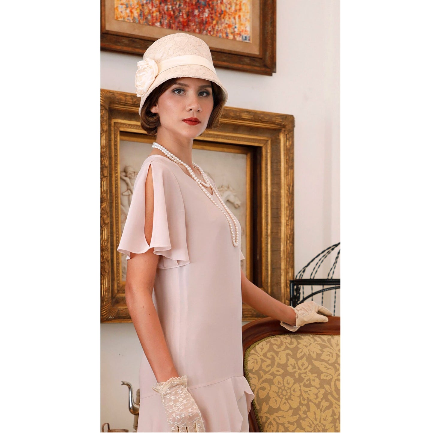 Downton Abbey dress made of nude chiffon and with sweetheart neckline. The 1920s high tea dress is suitable as a Lady Mary dress or Great Gatsby dress