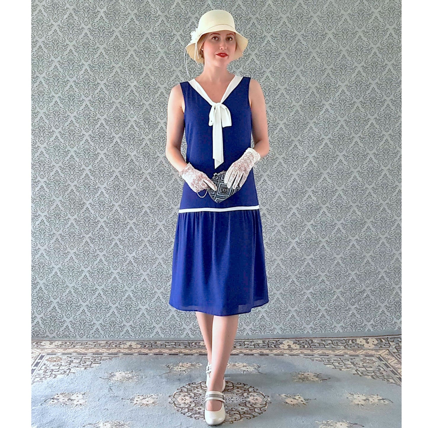 Little nautical flapper dress in dark blue and off white - a vintage-inspired Roaring Twenties dress