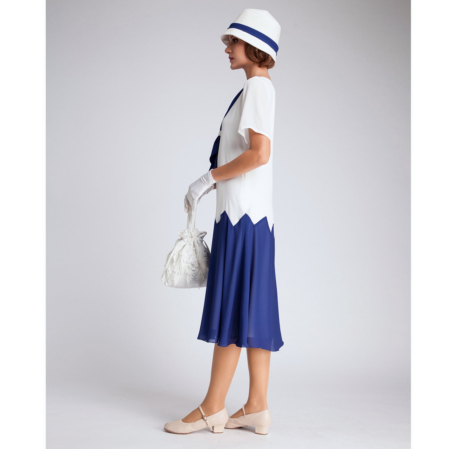Off-white 1920s dress with blue skirt and zigzag details. Can be worn as Great Gatsby party dress, 1920s nautical dress or Gatsby navy dress.