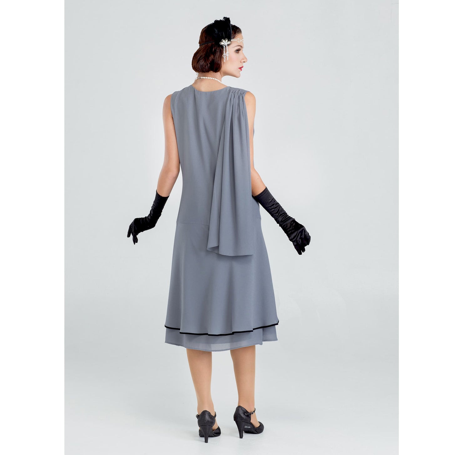 1920s party dress in grey with floral embroidery