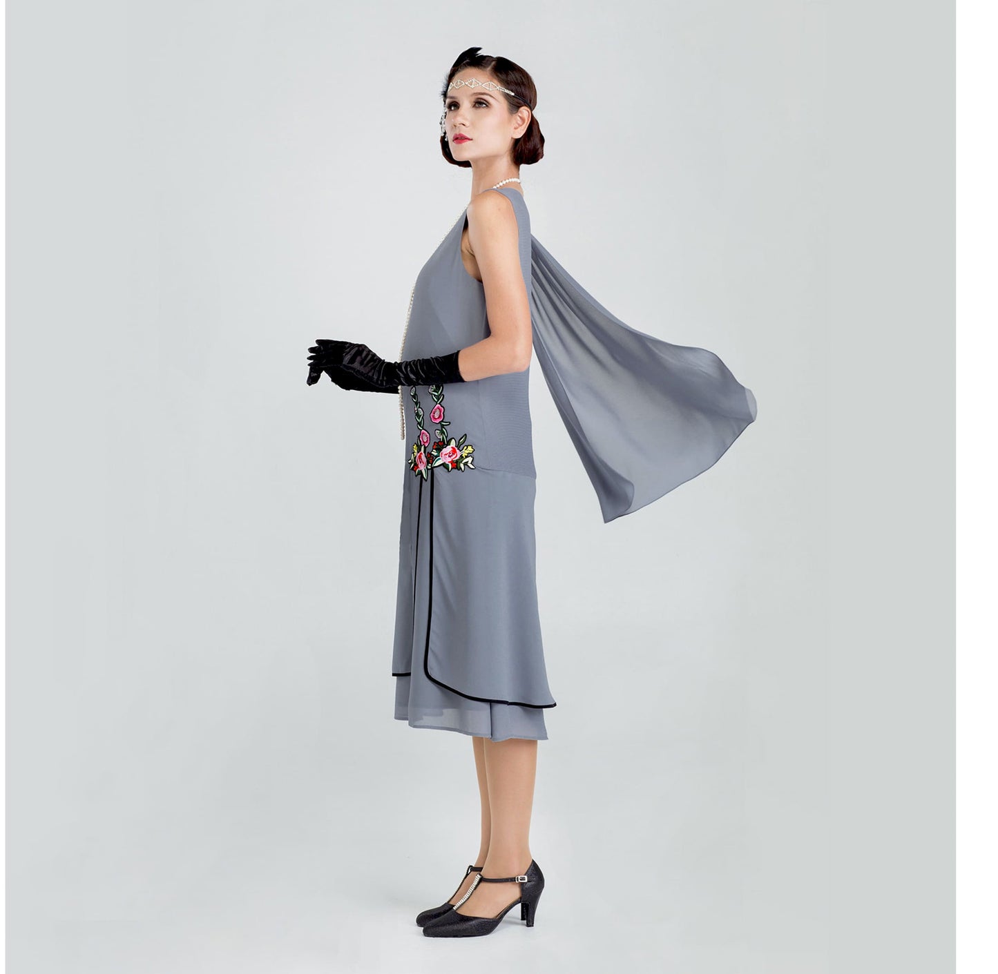 1920s party dress in grey with floral embroidery