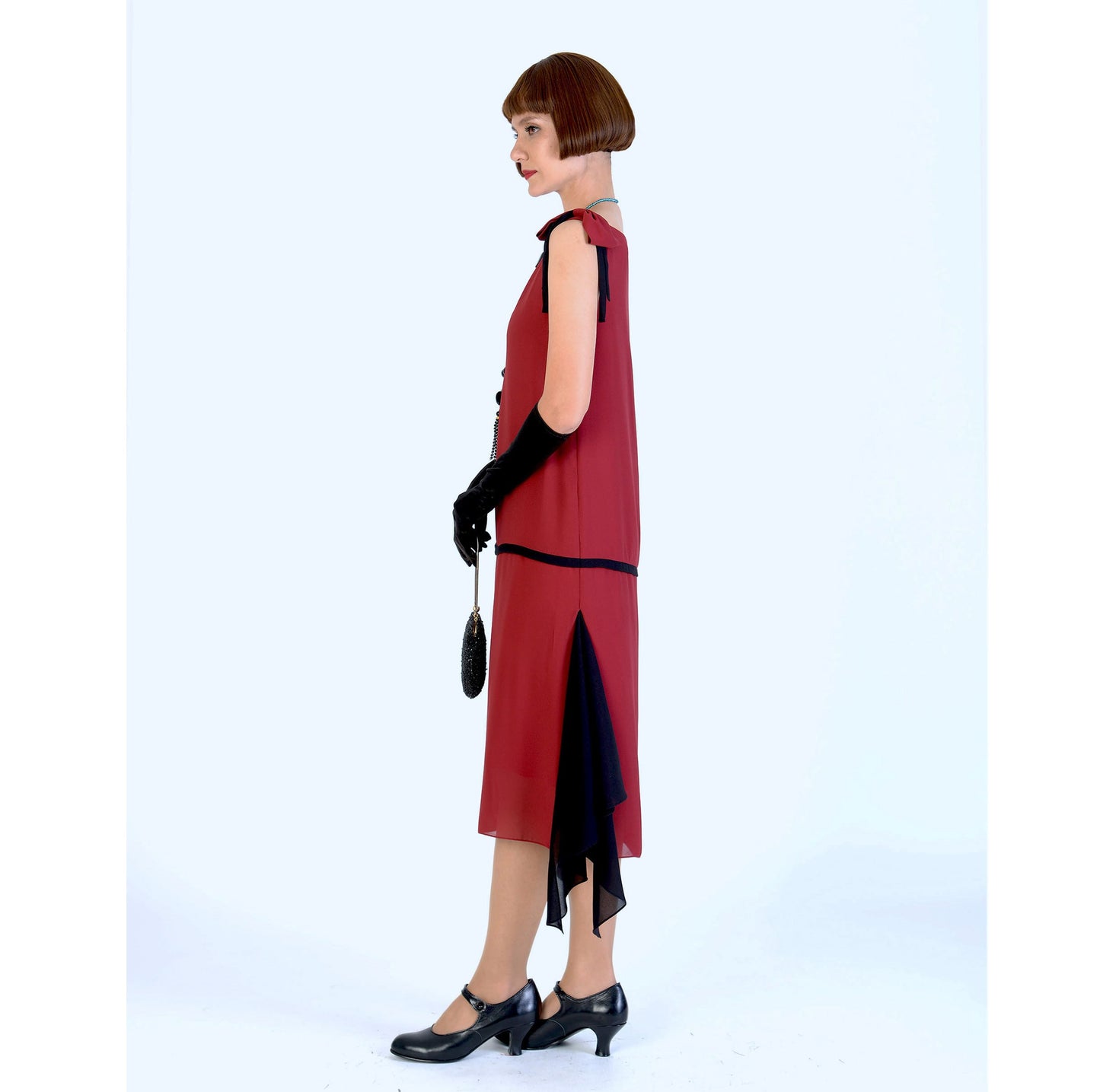 This 1920s dress made of maroon red chiffon with black details can be worn as a Great Gatsby dress, Downton Abbey dress, or Lady Mary dress.