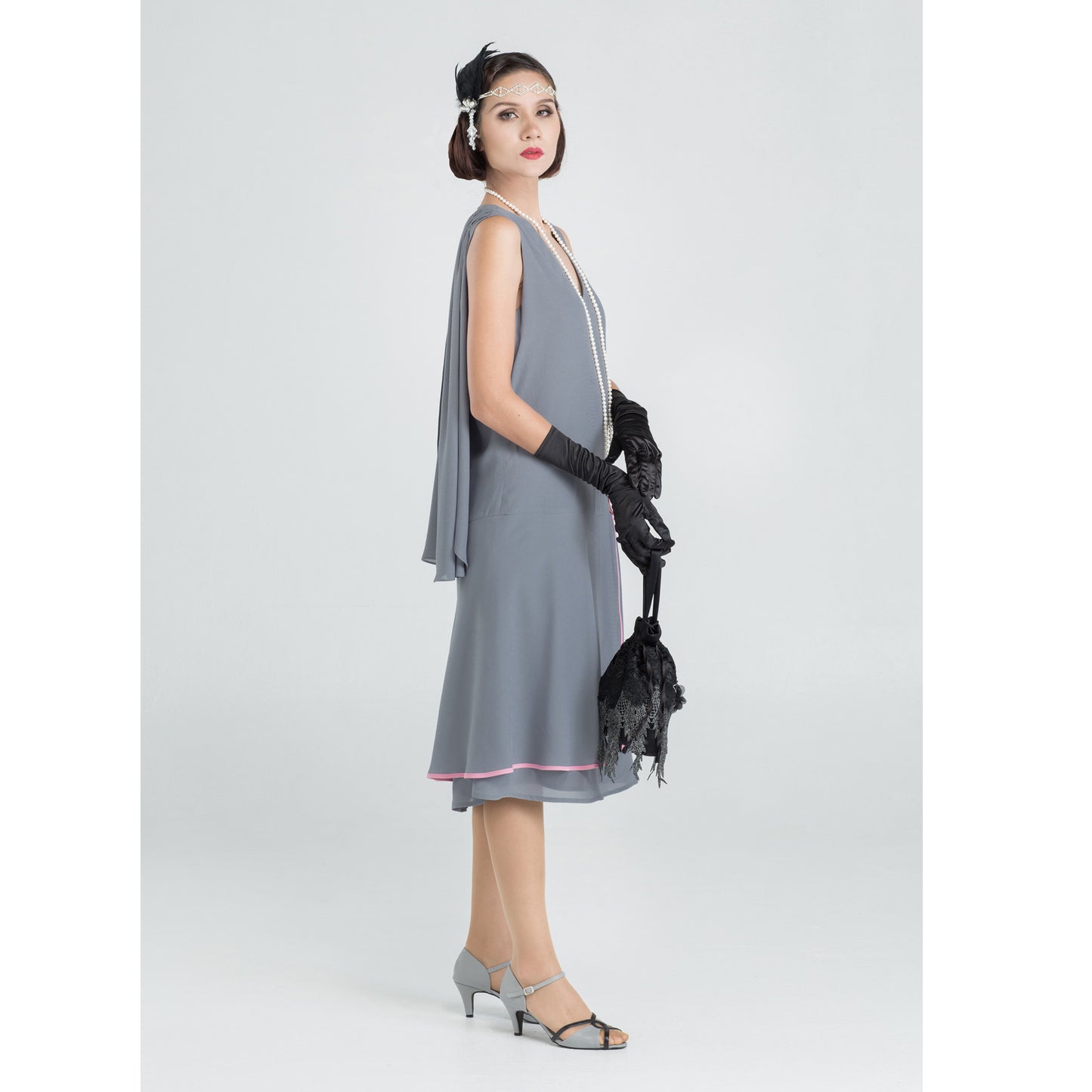 Grey chiffon Gatsby evening dress with a shoulder train