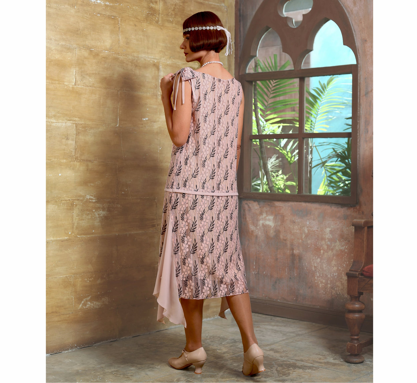1920s Great Gatsby party dress in pink and black lace