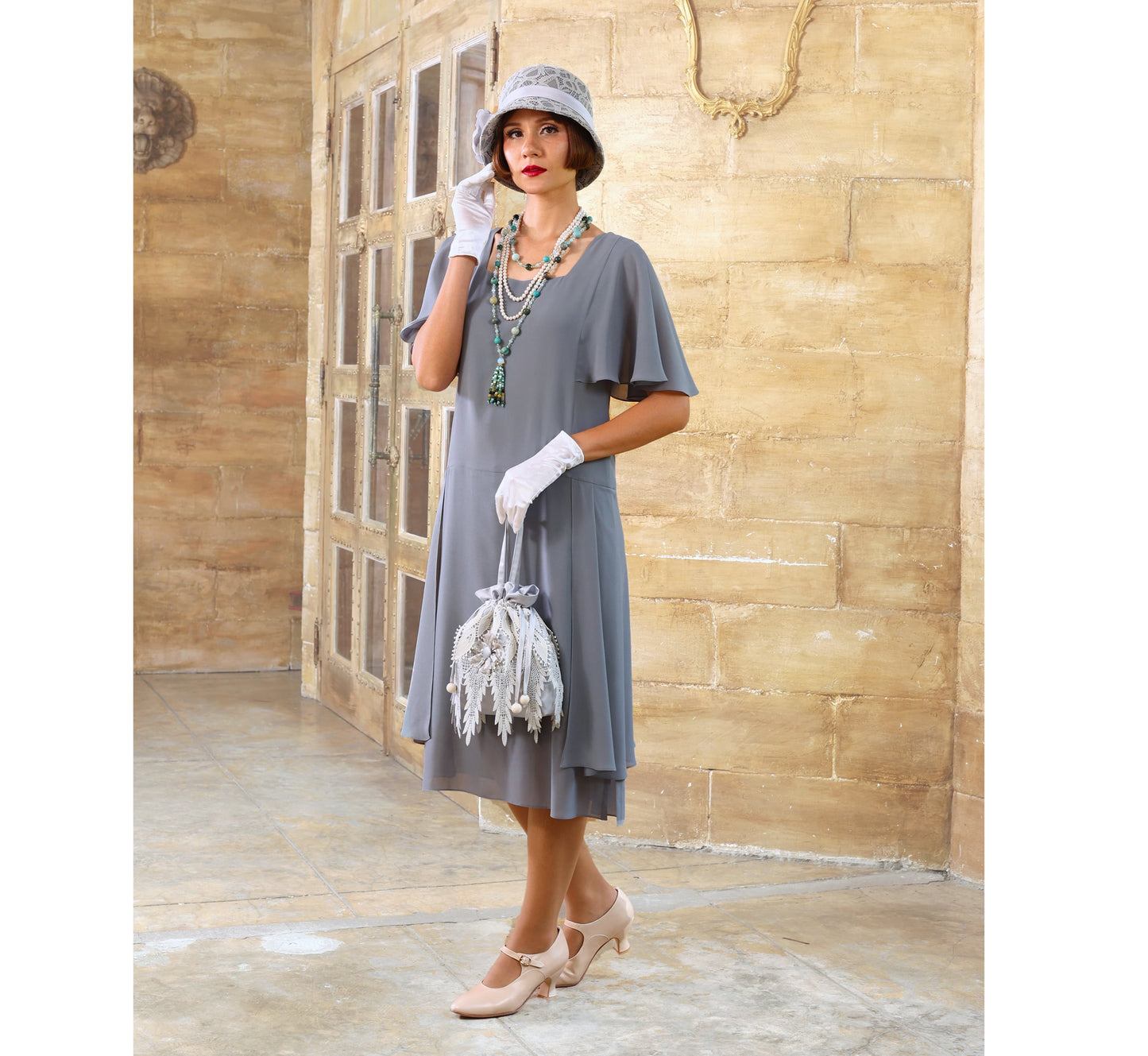 A lovely Great Gatsby hat with grey cotton and lace