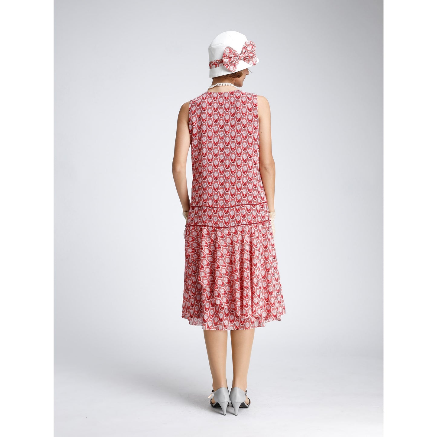 Gatsby day dress made of printed red chiffon with a ruffled skirt detail