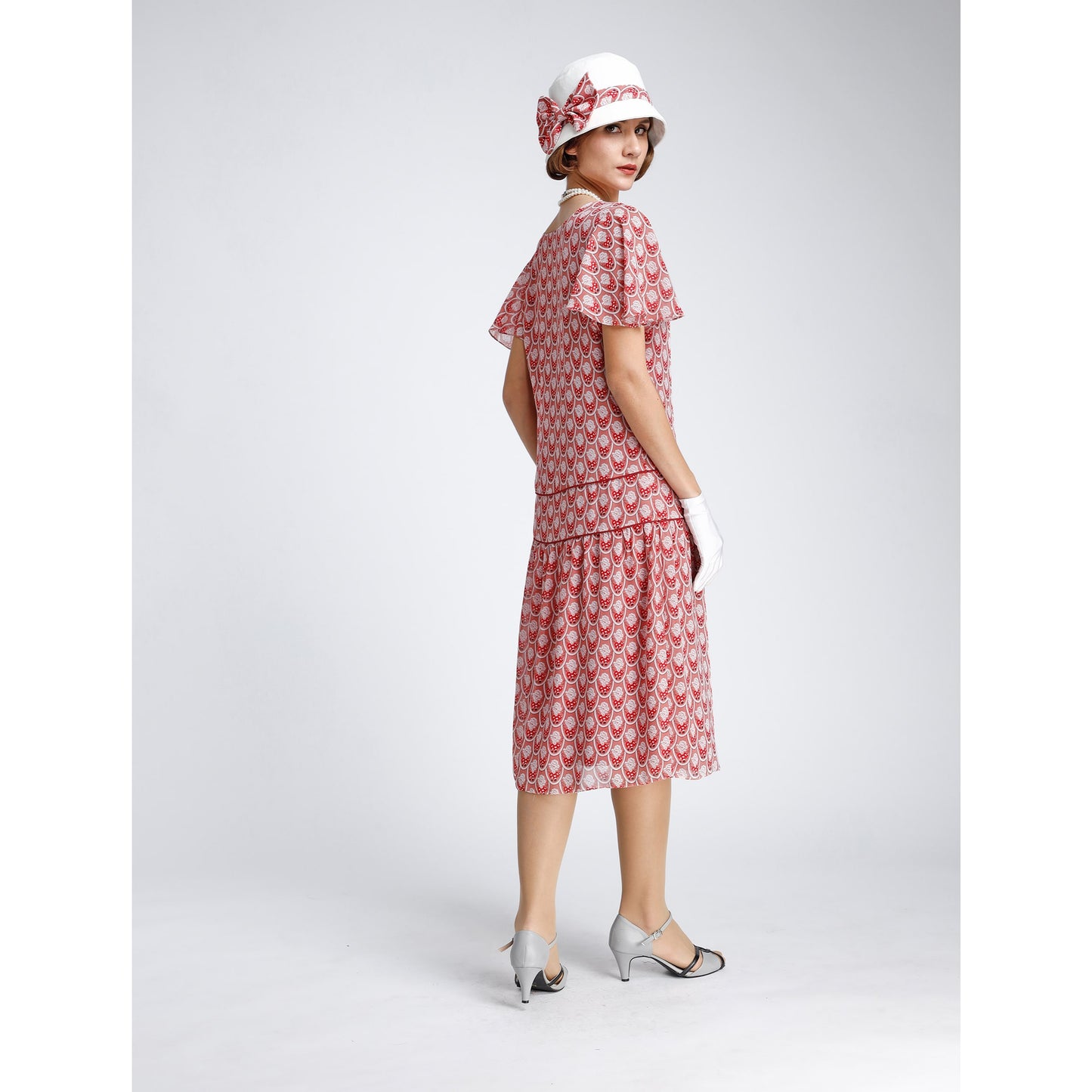 1920s tea dress made of printed red chiffon and with flutter sleeves
