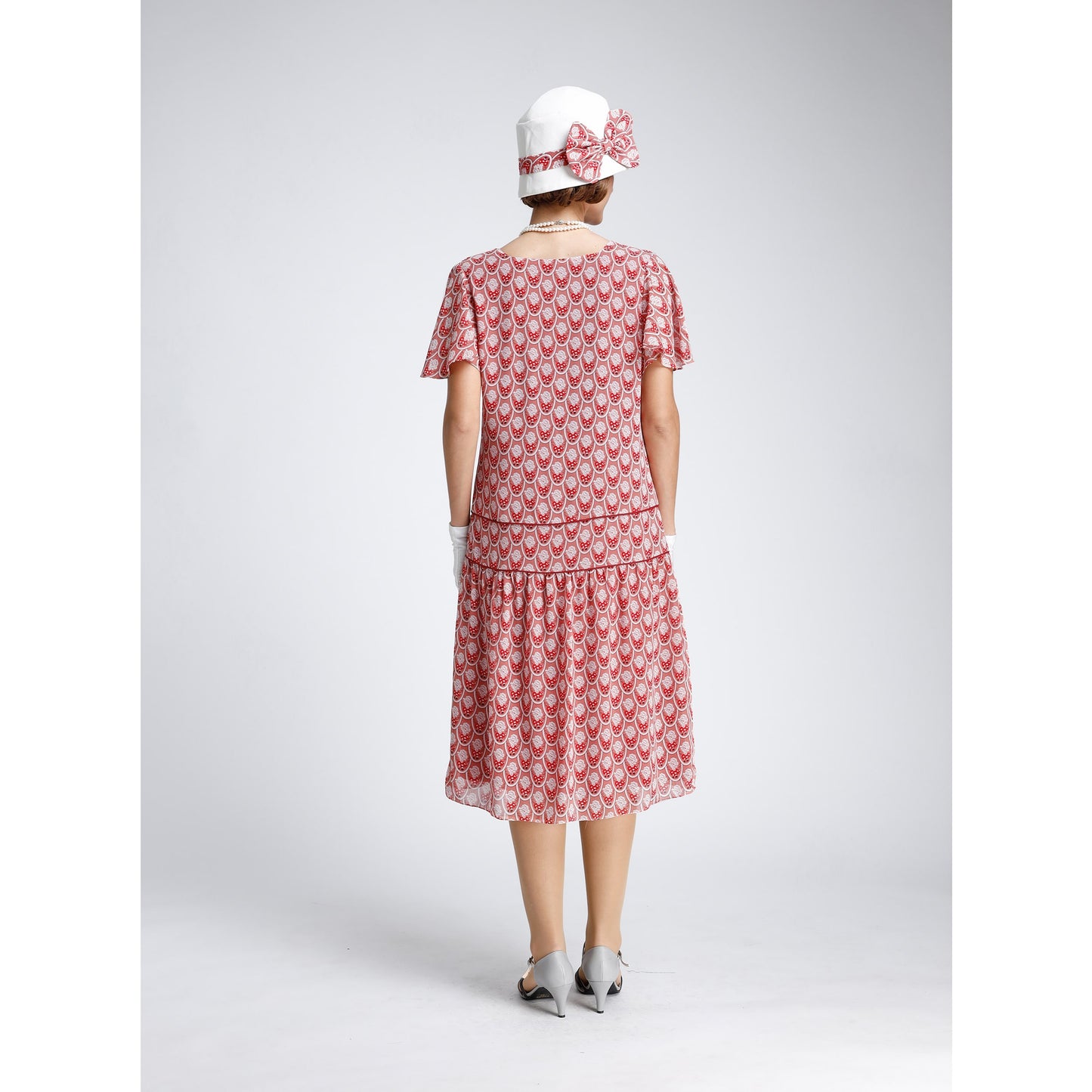 1920s tea dress made of printed red chiffon and with flutter sleeves