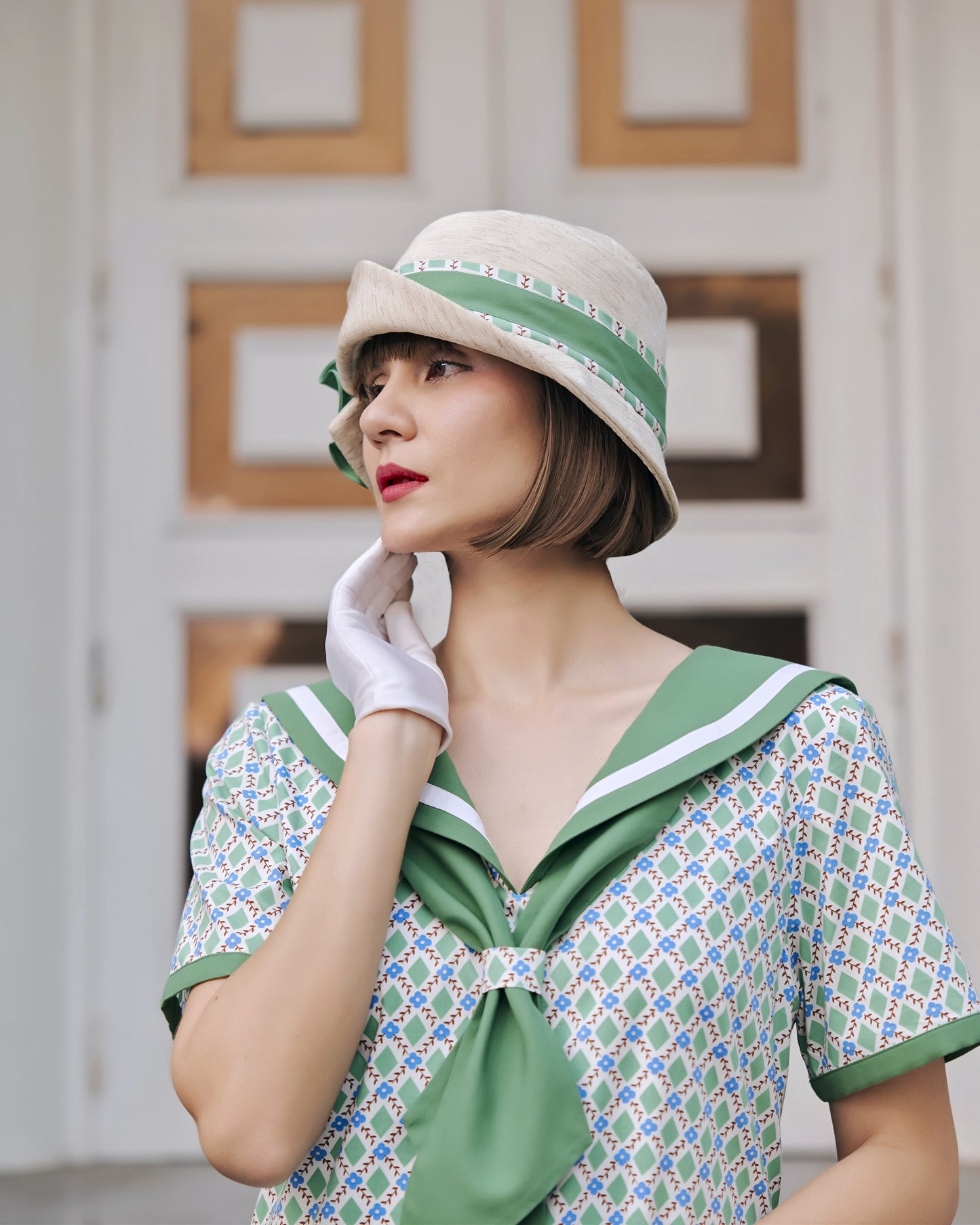 Printed green cotton 1920s dress with a sailor collar
