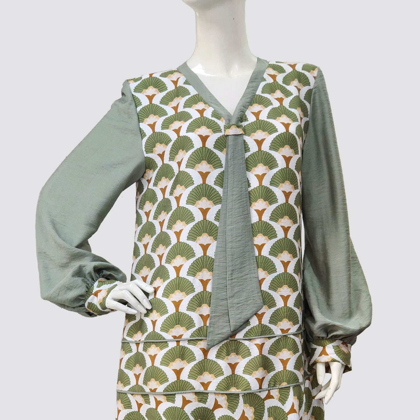 CLEARANCE: 1920s dress with White/Green Rayon Deco Print and Neck Tie