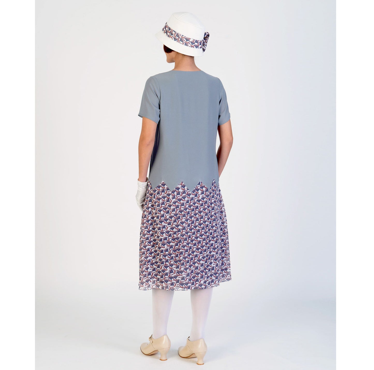Chiffon 1920s reproduction dress with zig zag seam detail. This grey 1920s dress can be worn as a Great Gatsby day dress or Jazz Age Lawn Party dress