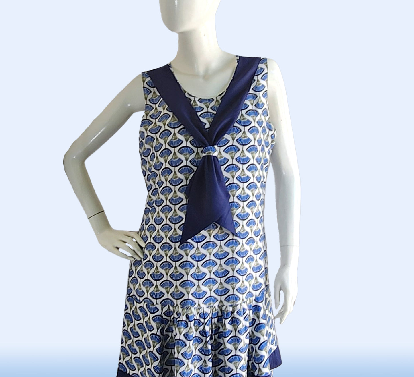 CLEARANCE: Blue 1920s Gatsby Day Dress in Deco Chain Print