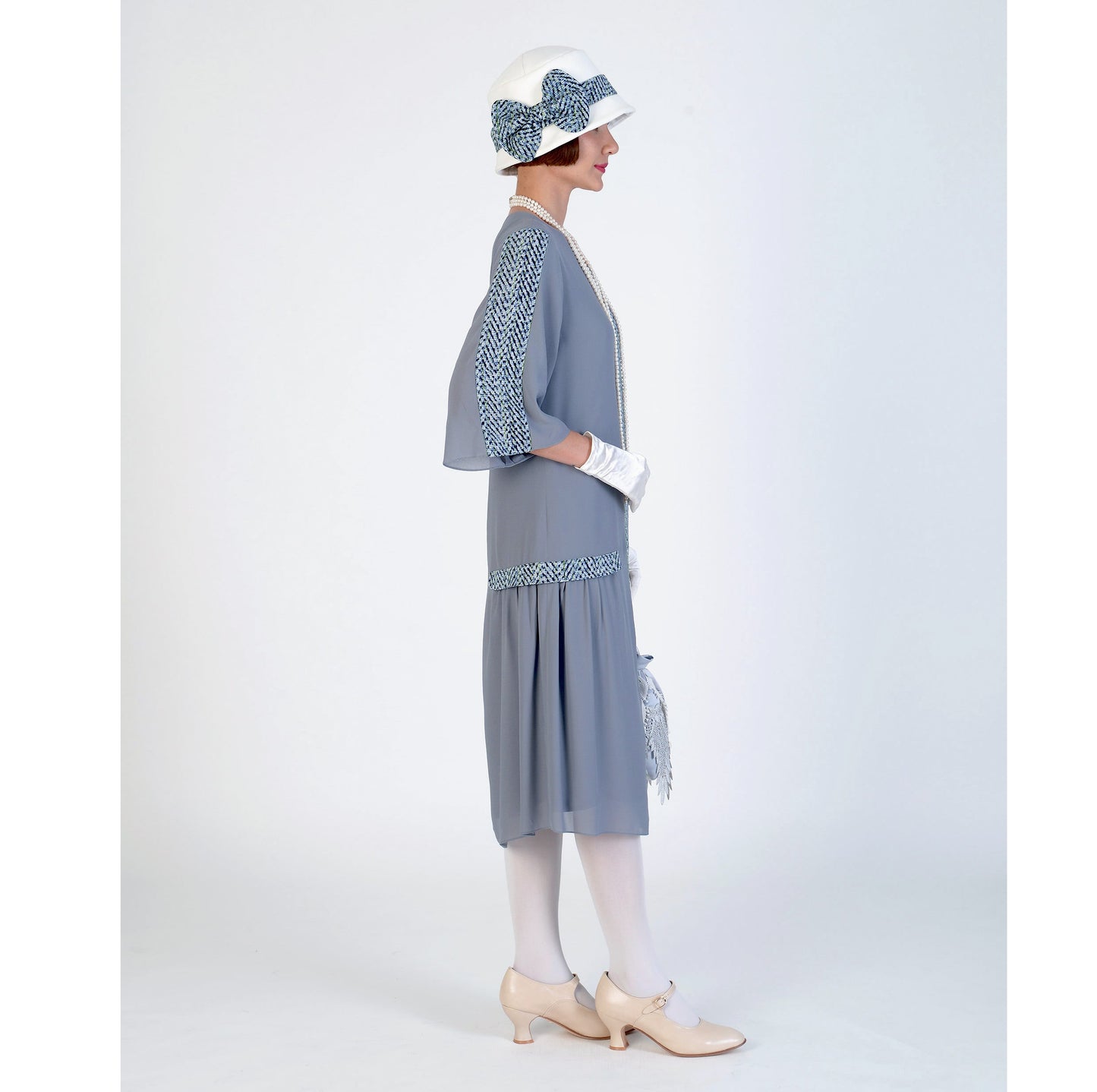 1920s dress of grey chiffon and printed chiffon in blue