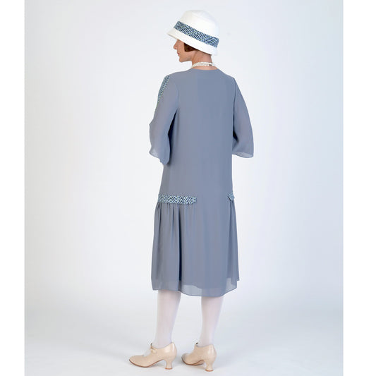 1920s dress of grey chiffon and printed chiffon in blue
