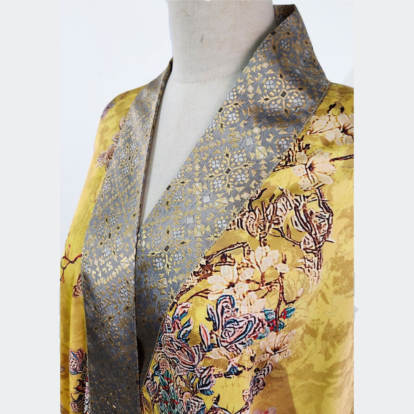 1920s loungewear kimono robe in printed yellow satin