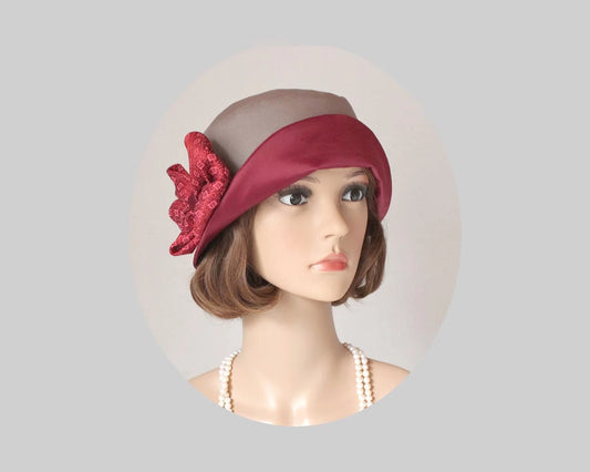 Pretty cloche hat in wine red and khaki, a vintage-inspired Roaring Twenties hat