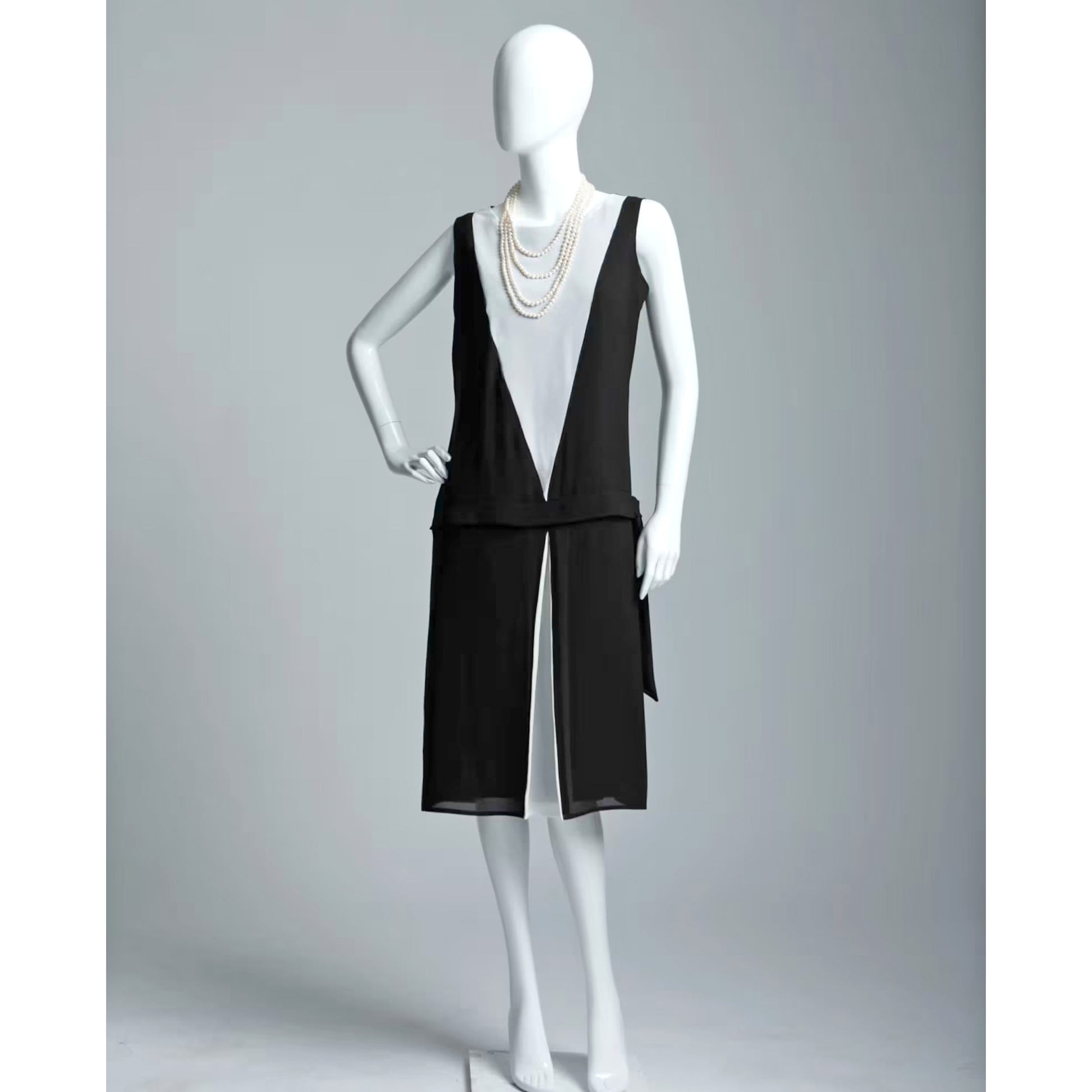 1920s art deco dress in black and off-white - a vintage-inspired Roaring Twenties dress