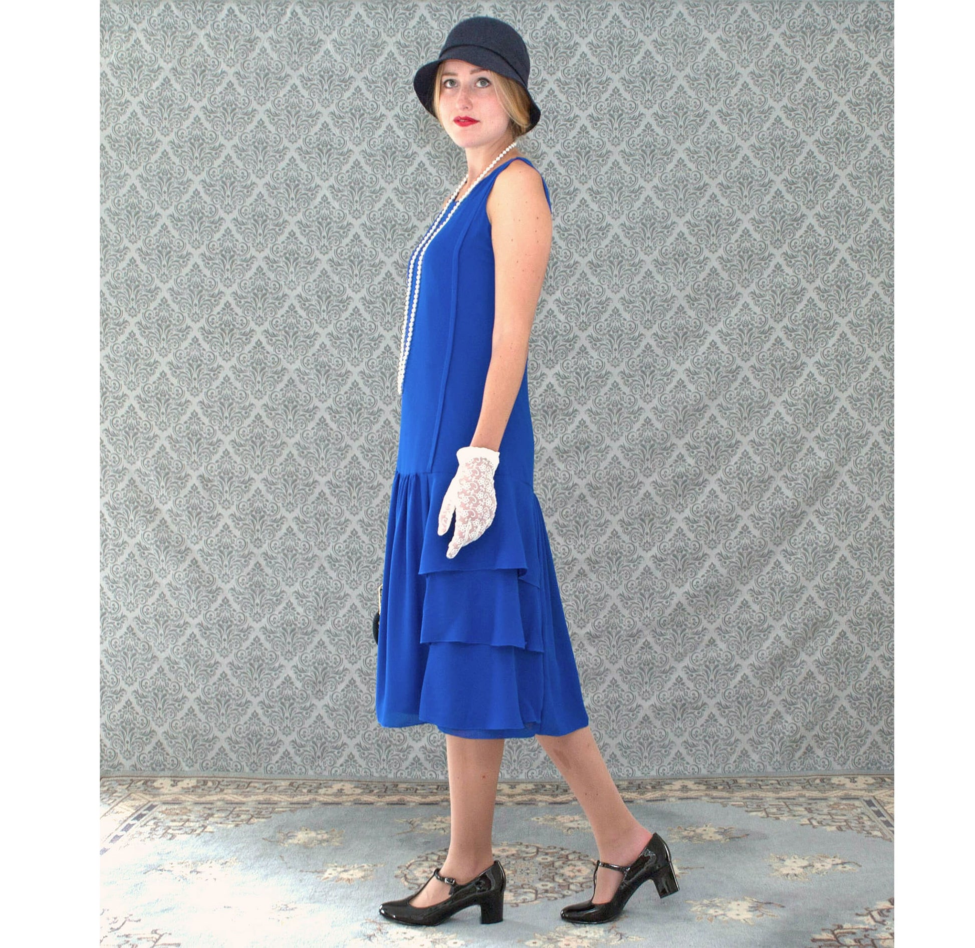 1920s dress made of chiffon fabric in sapphire blue. Can be worn as a Great Gatsby dress, flapper dress, Downton Abbey dress or robe Charleston.