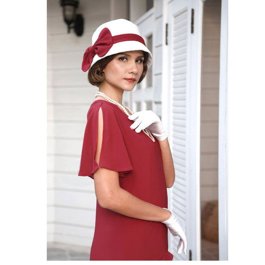 1920s dress in maroon red with sweetheart neckline - a vintage-inspired Roaring Twenties dress