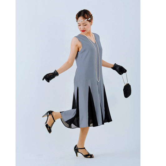 Chiffon Gatsby dress in grey and black. The 1920s dress can be worn as a Charleston dance dress,  roaring 20s flapper dress or 20s party dress.