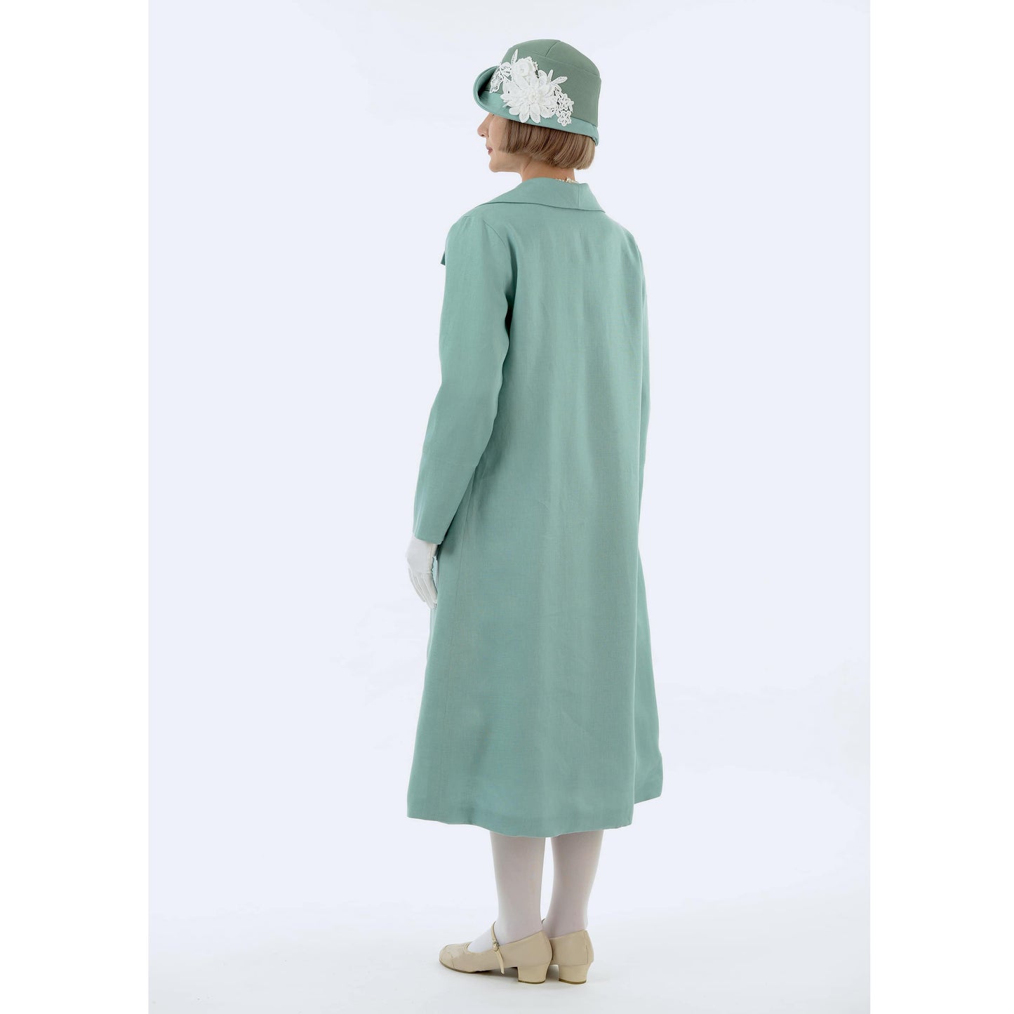 1920s fashion style linen summer coat in pastel blue with wing collar