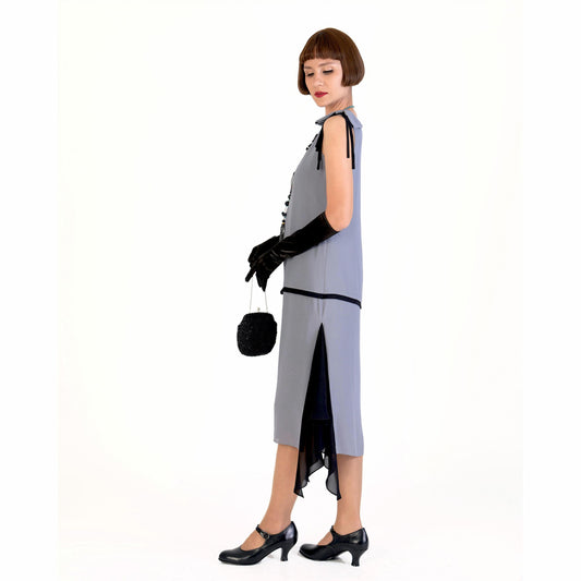 1920s dress made of grey chiffon with black details. It is a 1920s evening dress, that can be worn as a Gatsby dress, Downton Abbey dress or flapper.