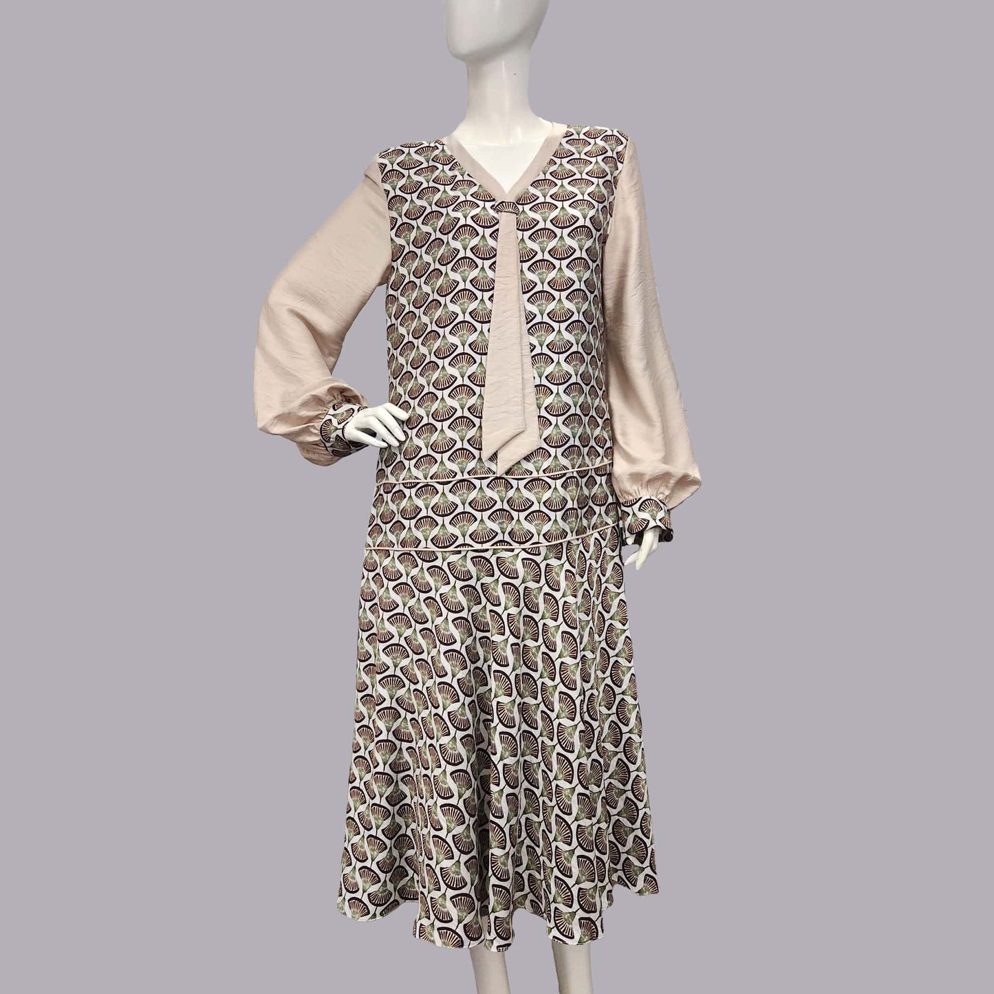 1920s Dress in Brown Deco Fan Print and Beige Contrast details