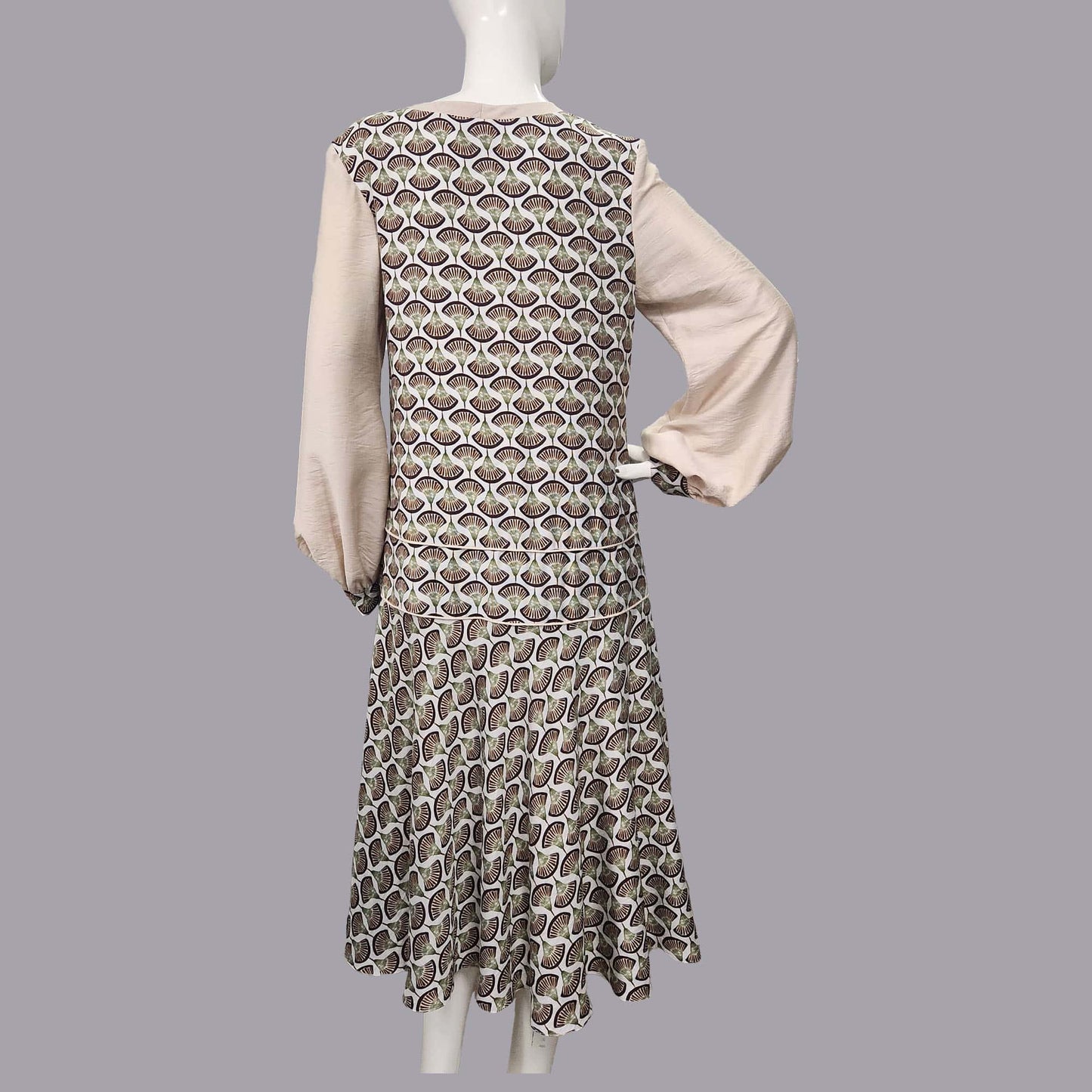 1920s Dress in Brown Deco Fan Print and Beige Contrast details