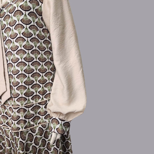 close up of 1920s Dress in Brown Deco Fan Print and Beige Contrast details