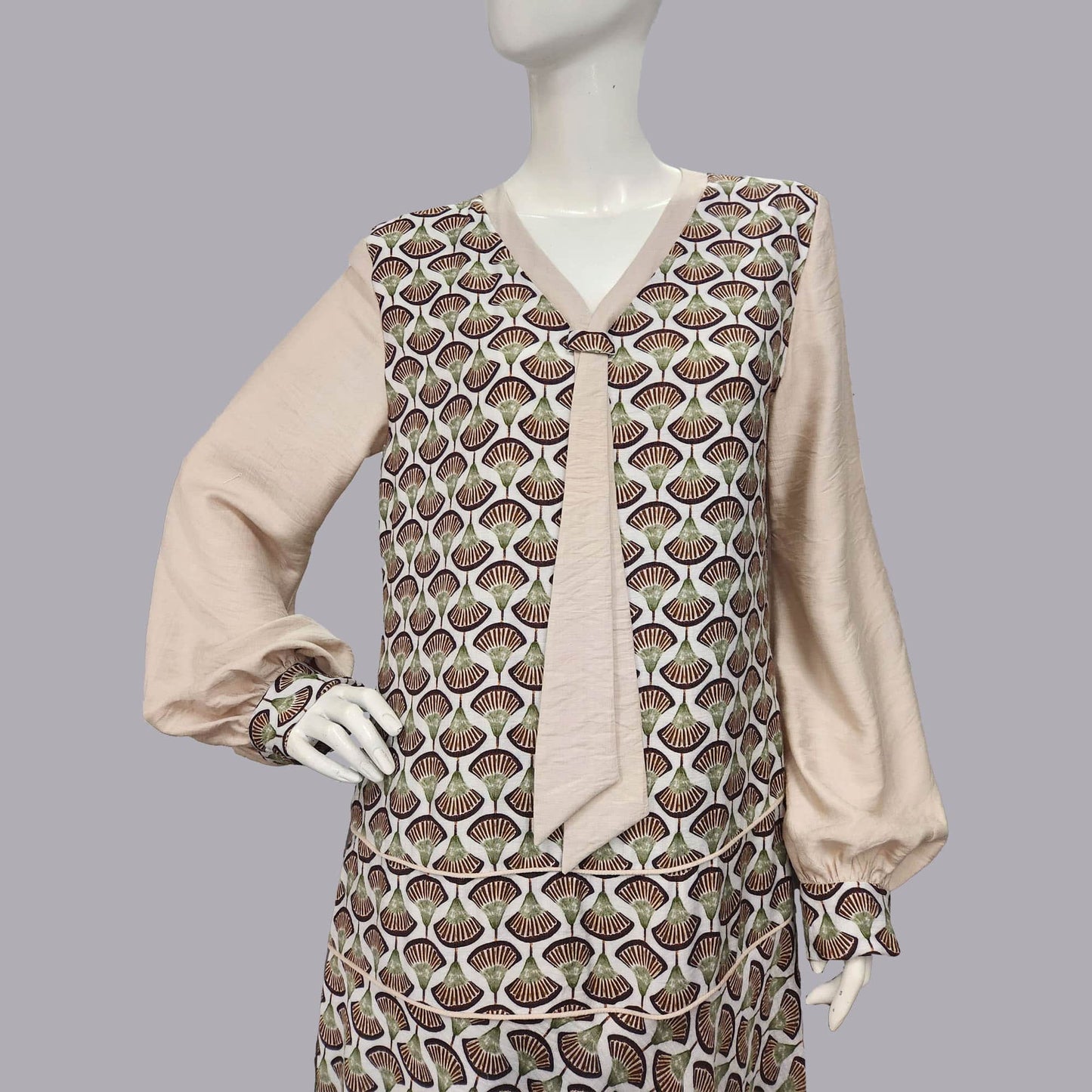1920s Dress in Brown Deco Fan Print and Beige Contrast details