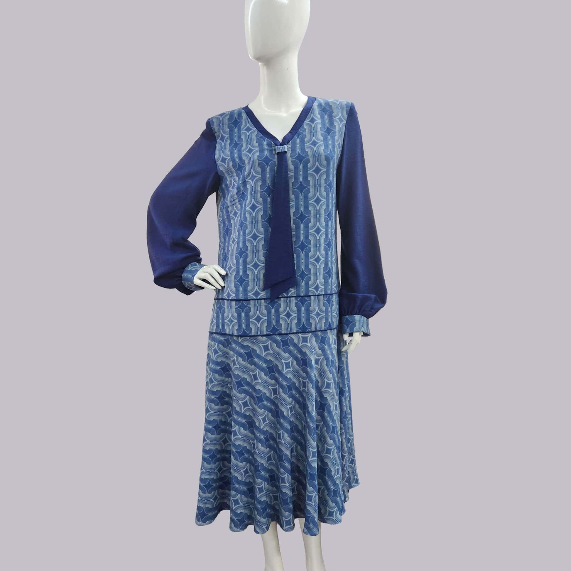 Art Deco dress in blue rayon blend with flowing drop-waist silhouette Art Deco dress in blue rayon blend with flowing drop-waist silhouette