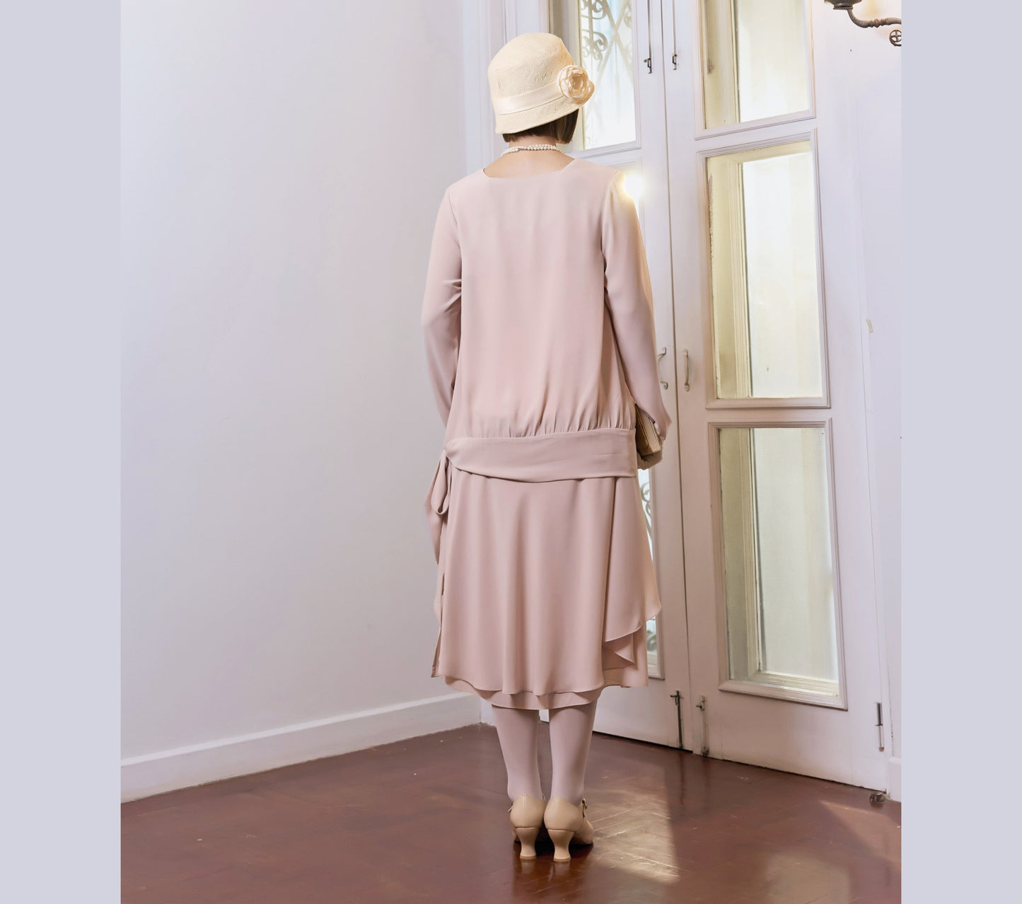 Nude 2-piece Gatsby party outfit with long sleeves