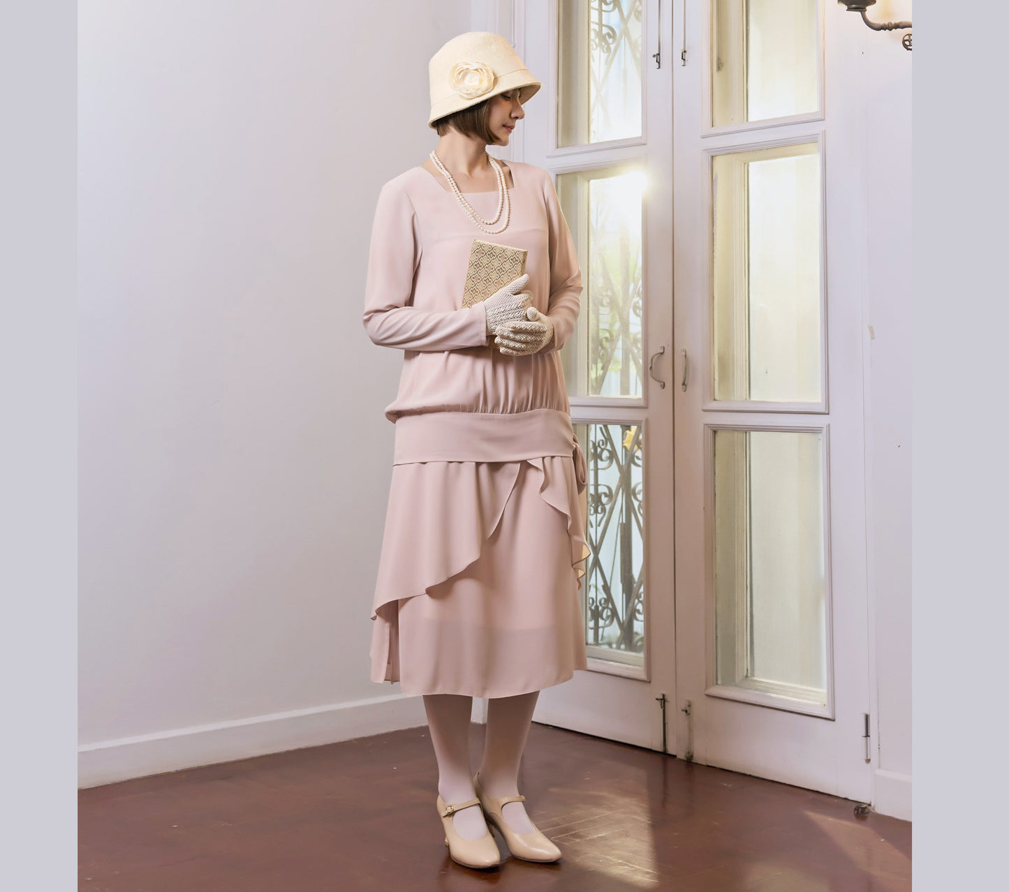 Nude 2-piece Gatsby party outfit with long sleeves