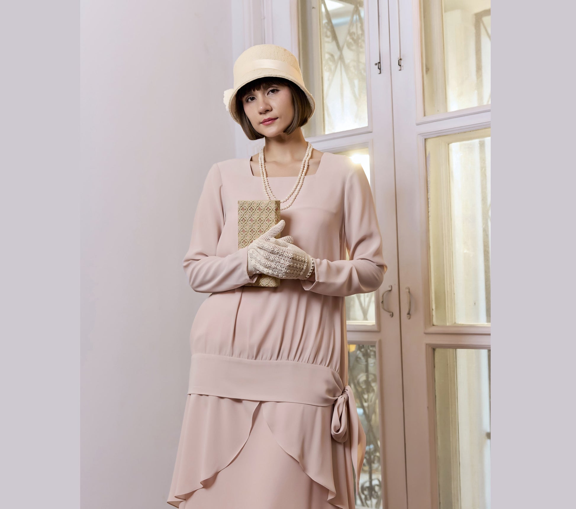 Nude 2-piece Gatsby party outfit with long sleeves - a 1920s flapper dress