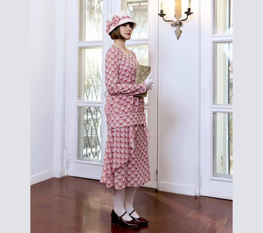 2-piece Art Deco dress made of red printed chiffon with long sleeves - a 1920s flapper dress