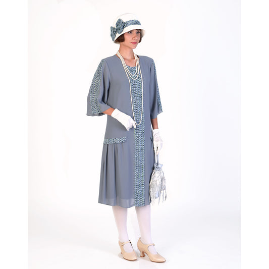 1920s cloche hat in off-white cotton and blue printed chiffon