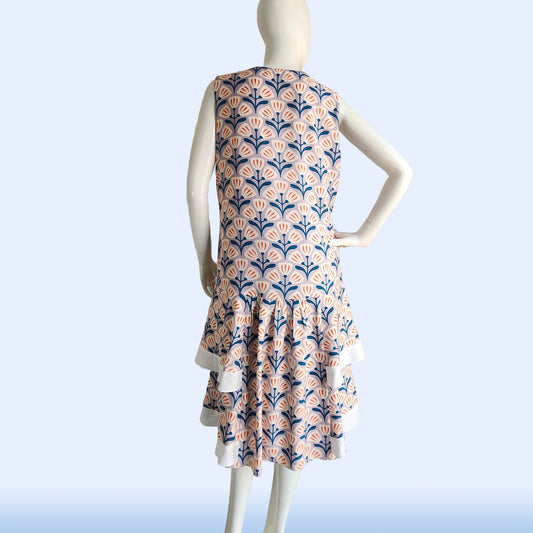 Rayon Gatsby dress with tiered skirt in three floral sprig print