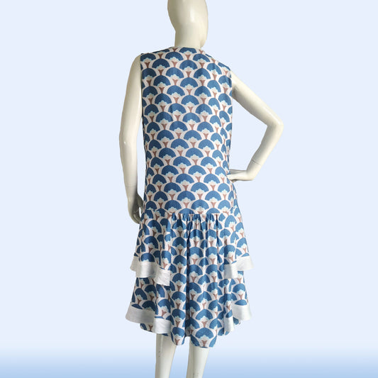 Rayon Gatsby dress with tiered skirt in blue palm leaves print