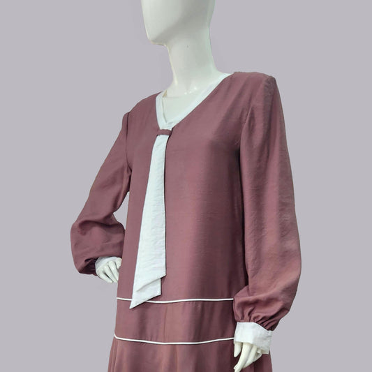 Mauve Rayon/Polyester blend 1920s Dress with Neck Tie