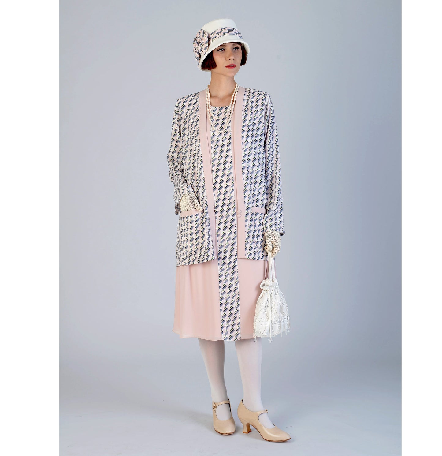 1920s cloche hat in off-white cotton and rectangular printed chiffon