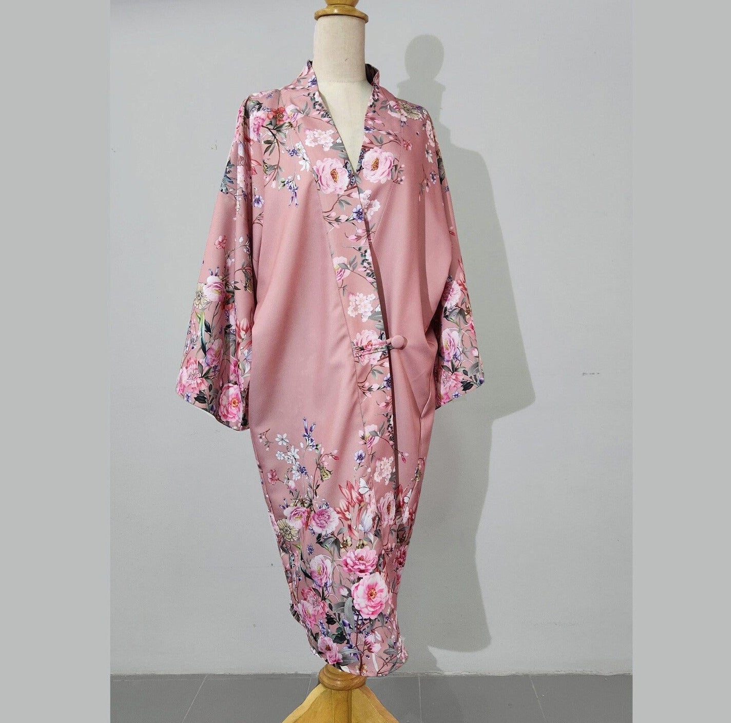 Mauve pink kimono robe, inspired by 1920s-inspired loungewear, a Japanese-style 1920s kimono