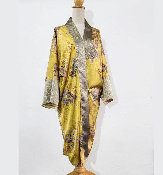 Kimono robe in printed yellow satin inspired by 1920s loungewear fashion. The Japanese kimono robe can be worn a 1920s night gown or 1920s coat.
