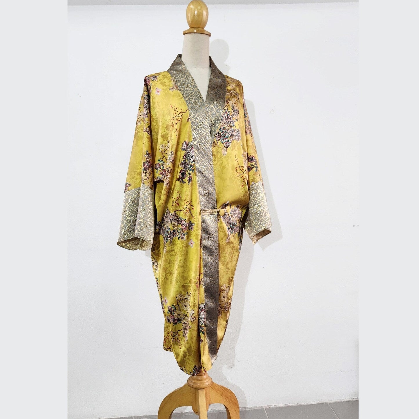 Yellow and gold kimono robe inspired by 1920s loungewear fashion